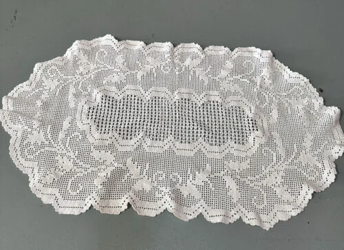 (SM) Alas meja vintage crocheted  oval