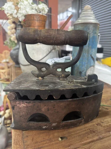 (SM) Vintage Iron / Seterika