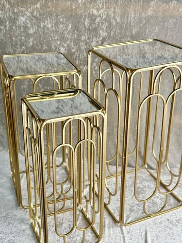 ™ Curvy Mirror Box - M