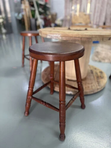 ™ Kayu Stool